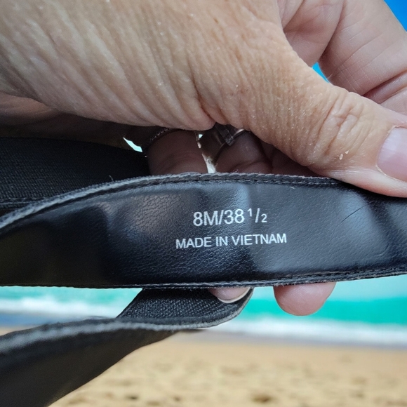 Jessica Simpson woman's Size 8.5. Strappy wedges with platform. In awesome shap. - Picture 4 of 8